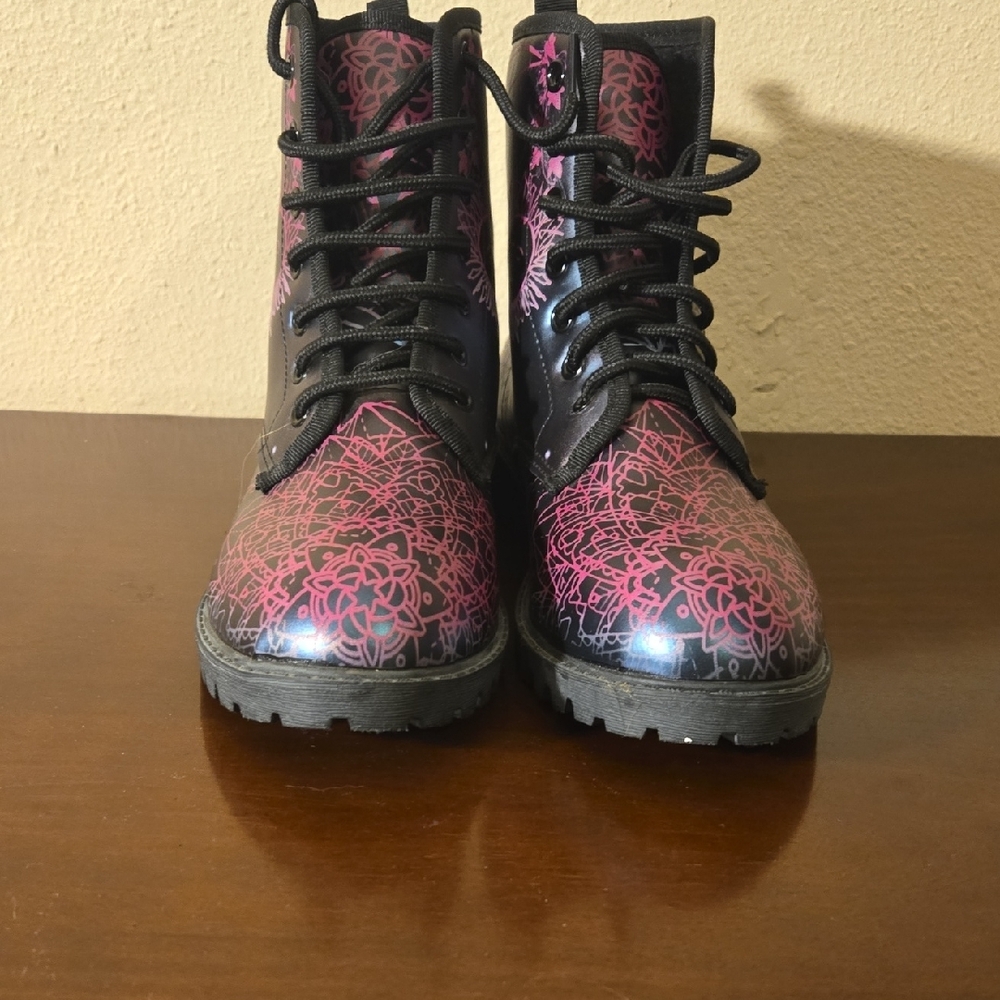 Stylish Pink and Black Women's Boots